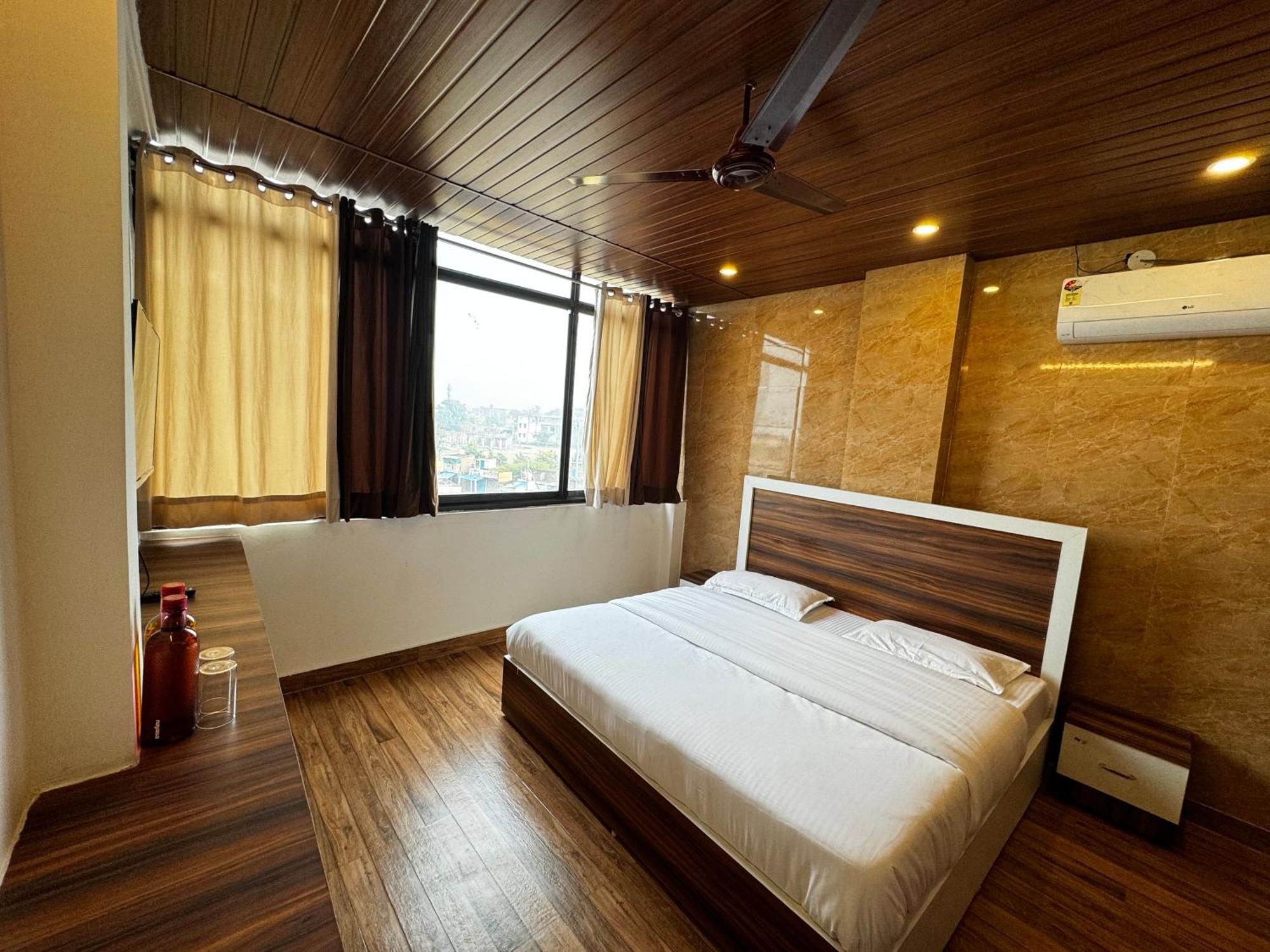Hotel Walk Inn Фаридабад Екстериор снимка
