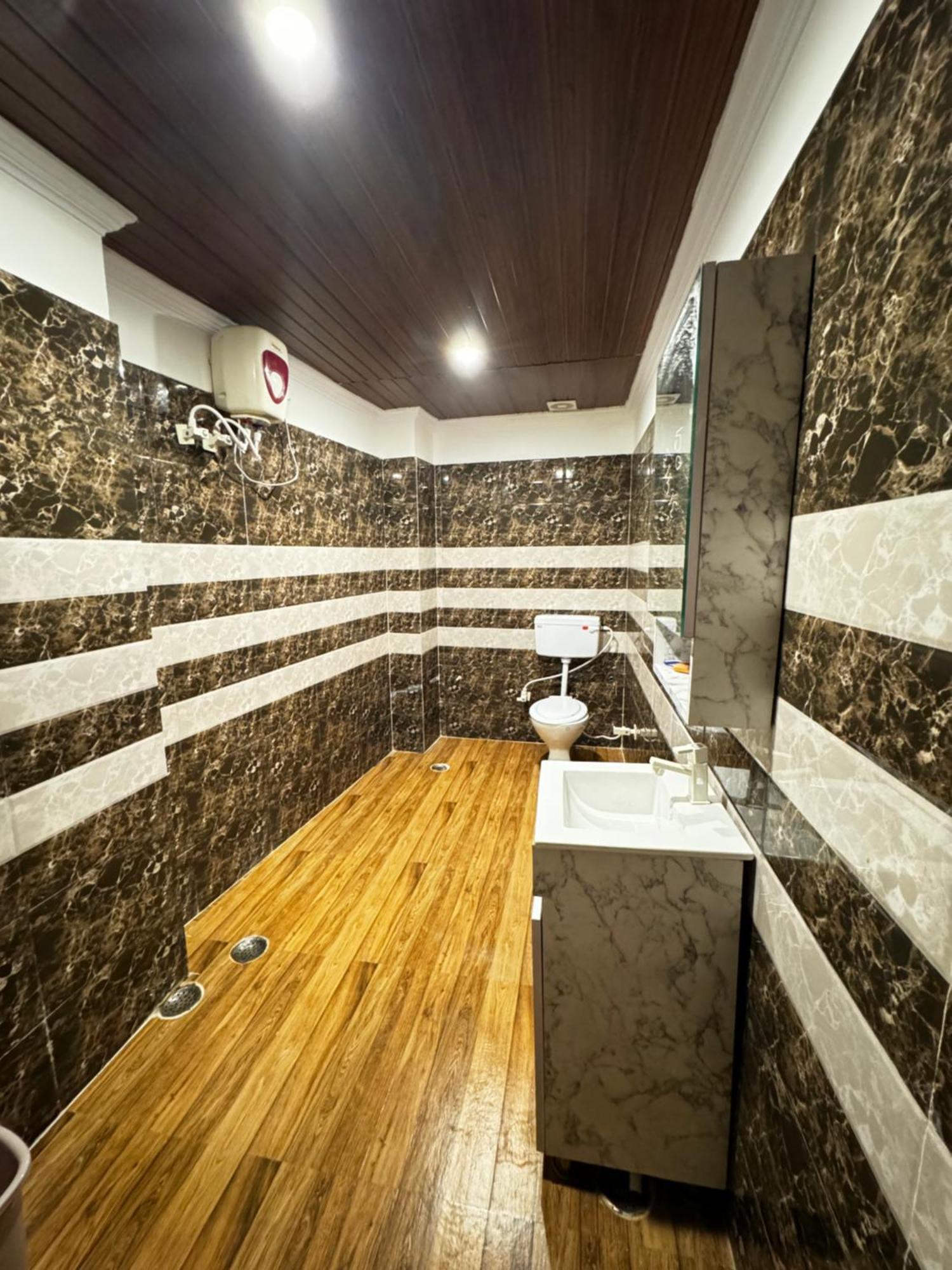 Hotel Walk Inn Фаридабад Екстериор снимка